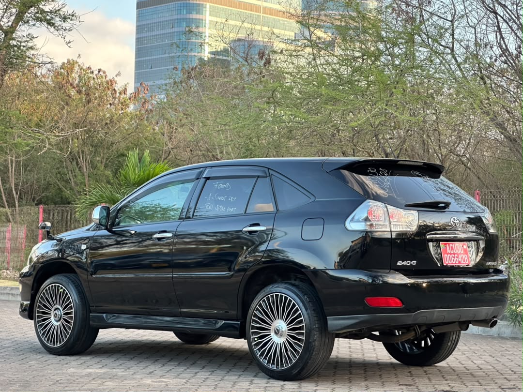 TOYOTA HARRIER thumbnail 12